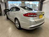 Used 2017 Ford Fusion SE image 3