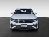 Used 2022 Volkswagen Tiguan SE w/ Panoramic Sunroof Package image 2