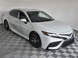 Used 2023 Toyota Camry SE image 2