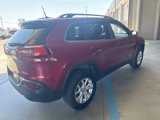 Used 2016 Jeep Cherokee Latitude w/ Comfort/Convenience Group image 4