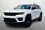 New 2025 Jeep Grand Cherokee Altitude image 2