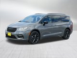 New 2025 Chrysler Pacifica Limited w/ Trailer Tow Group image 3