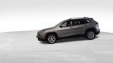 Used 2017 Jeep Cherokee Latitude image 2