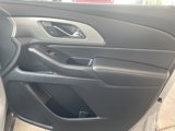 Used 2022 Chevrolet Traverse LT image 3