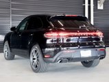 Certified 2025 Porsche Macan image 3