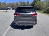 Used 2017 Toyota Highlander AWD V6 image 4