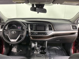 Used 2017 Toyota Highlander LE image 4