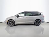 New 2025 Chrysler Pacifica Limited image 4