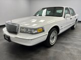 Used 1997 Lincoln Town Car Executive image 2