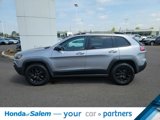Used 2019 Jeep Cherokee Trailhawk image 3