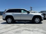 Used 2023 Jeep Grand Cherokee Laredo image 3