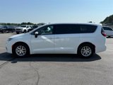 Used 2023 Chrysler Pacifica Touring-L image 6