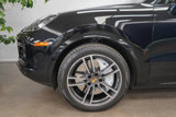 Used 2023 Porsche Cayenne Turbo image 4