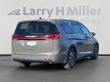 Certified 2022 Chrysler Pacifica Touring-L image 5