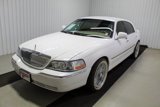 Used 2009 Lincoln Town Car Signature Limited image 3