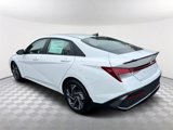 Used 2025 Hyundai Elantra Sport image 5