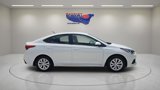 Used 2022 Hyundai Accent SE image 2