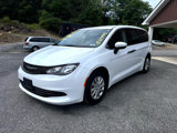 Used 2018 Chrysler Pacifica L image 3