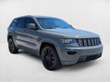 Used 2021 Jeep Grand Cherokee Laredo X image 3