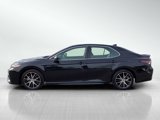 Used 2023 Toyota Camry SE image 2