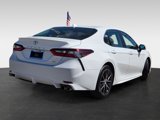 Used 2022 Toyota Camry SE image 4