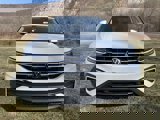 Used 2024 Volkswagen Tiguan SE image 2