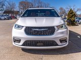 Used 2024 Chrysler Pacifica Pinnacle image 3