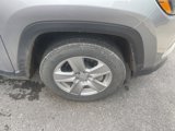 Used 2022 Jeep Compass Latitude image 2