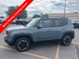 Used 2017 Jeep Renegade Trailhawk image 2