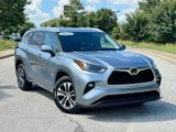 Used 2022 Toyota Highlander XLE image 2
