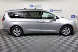 Used 2017 Chrysler Pacifica Touring-L Plus image 4