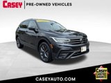 Used 2022 Volkswagen Tiguan SE image 1