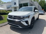 Certified 2022 Volkswagen Taos SE w/ Panoramic Sunroof Package image 2