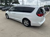 Used 2017 Chrysler Pacifica Platinum image 4