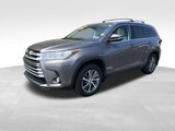 Used 2017 Toyota Highlander XLE image 1