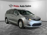Used 2017 Chrysler Pacifica Touring-L image 3