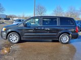 Used 2015 Chrysler Town & Country Touring w/ Driver Convenience Group image 2