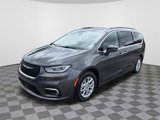 Used 2022 Chrysler Pacifica Touring-L image 2