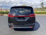 Used 2021 Chrysler Pacifica Touring-L image 3