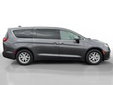 Used 2023 Chrysler Pacifica Touring-L image 6