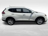 Used 2016 Nissan Rogue SV w/ SV Premium Package image 4