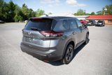 Used 2024 Nissan Rogue SV image 3