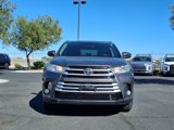 Used 2017 Toyota Highlander AWD V6 image 2