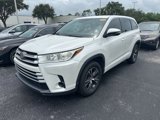 Used 2018 Toyota Highlander LE image 3
