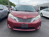 Used 2017 Toyota Sienna XLE image 2