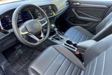 Used 2022 Volkswagen Jetta SE w/ Panoramic Sunroof Package image 5