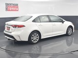 Used 2022 Toyota Corolla LE image 4