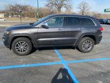 Used 2017 Jeep Grand Cherokee Limited image 2