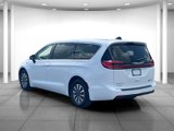 Used 2023 Chrysler Pacifica Touring-L image 5