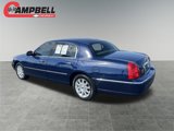 Used 2009 Lincoln Town Car Signature Limited image 3
